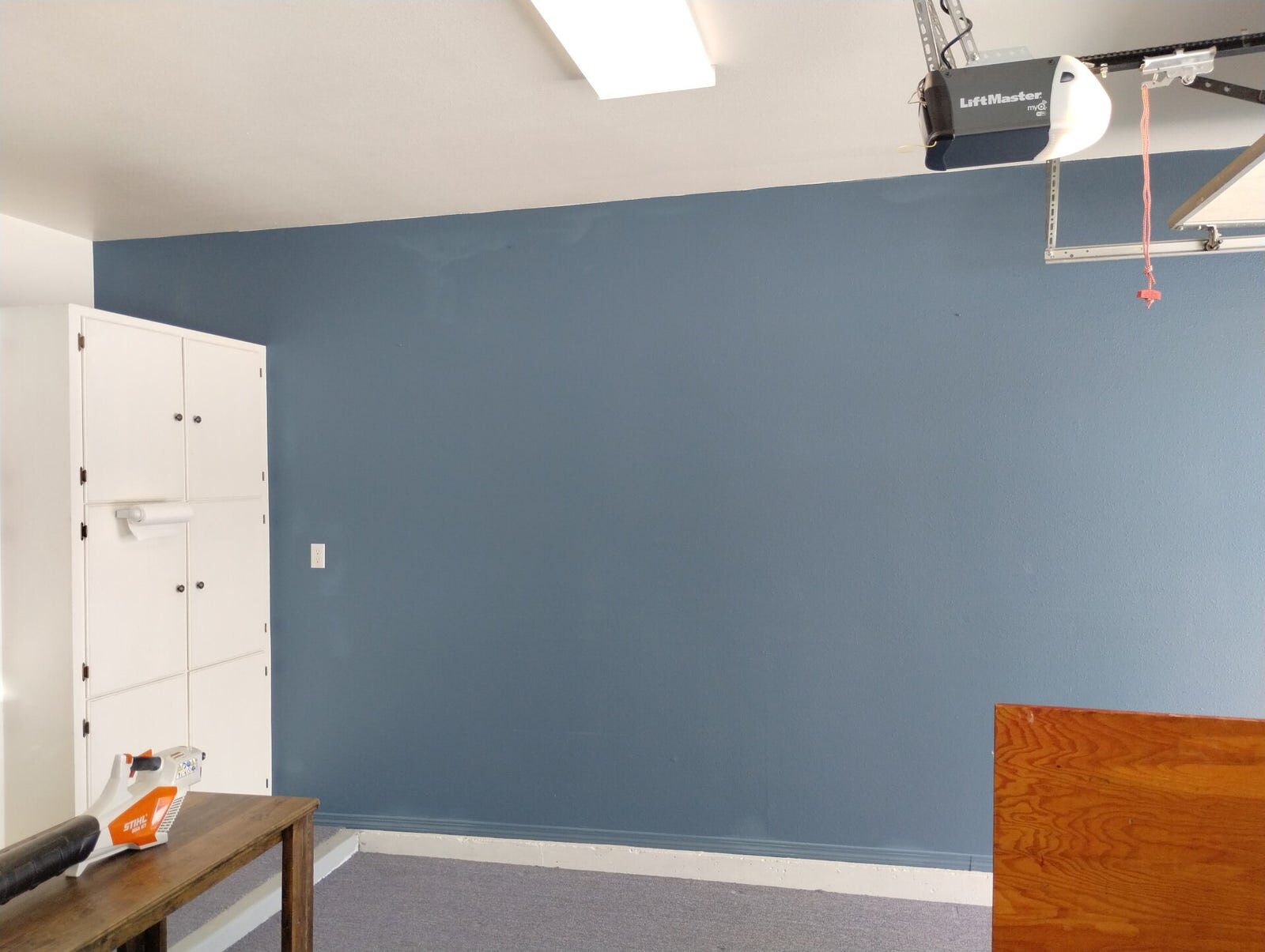 Freshly painted interior room by Aragon's PRO Painting